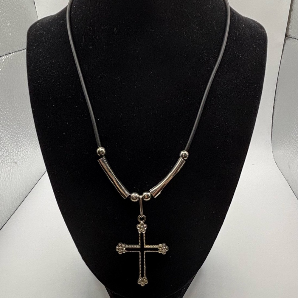 Elegant Silver Cross Pendant Necklace
